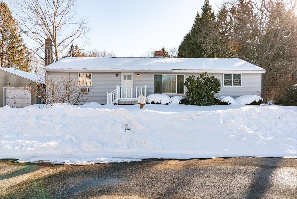 11 Lamson Lane, Hampton, NH 03842