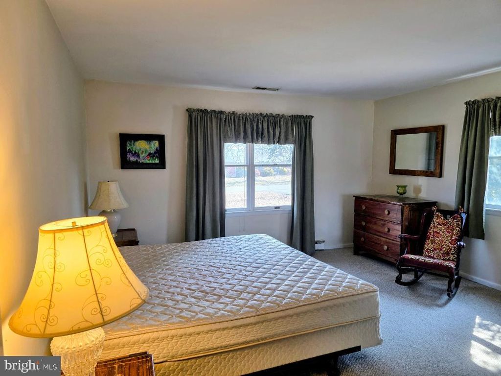 Image 16 of property listing at 1905 BAYSIDE DR, Chester, MD 21619