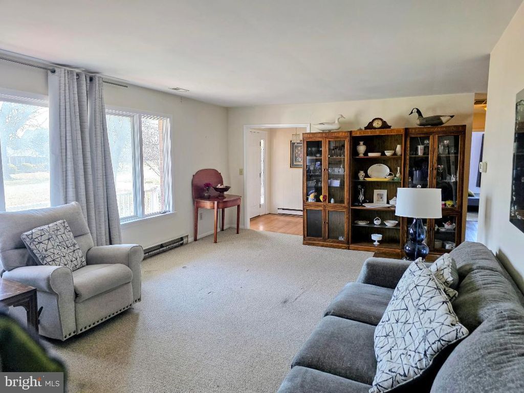 Image 3 of property listing at 1905 BAYSIDE DR, Chester, MD 21619
