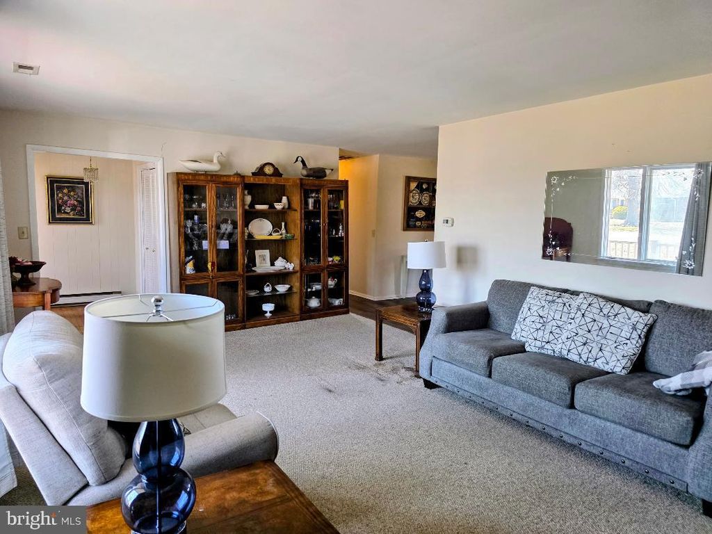 Image 4 of property listing at 1905 BAYSIDE DR, Chester, MD 21619