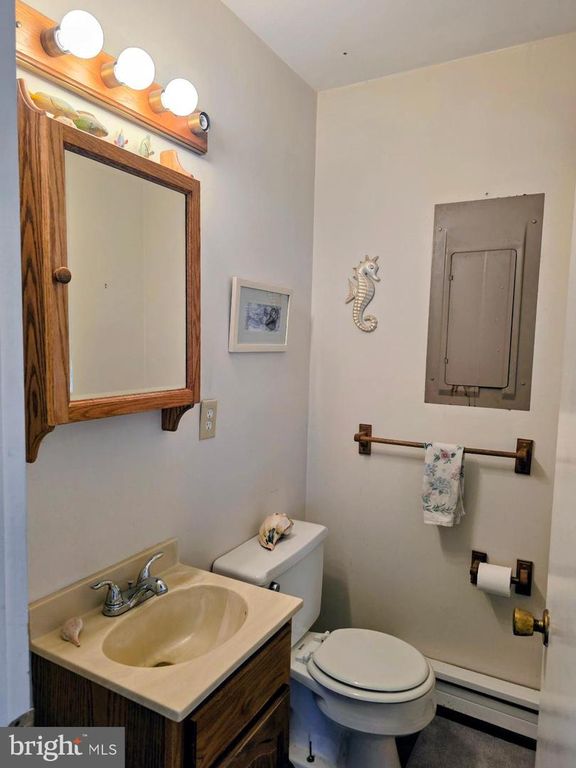 Image 9 of property listing at 1905 BAYSIDE DR, Chester, MD 21619