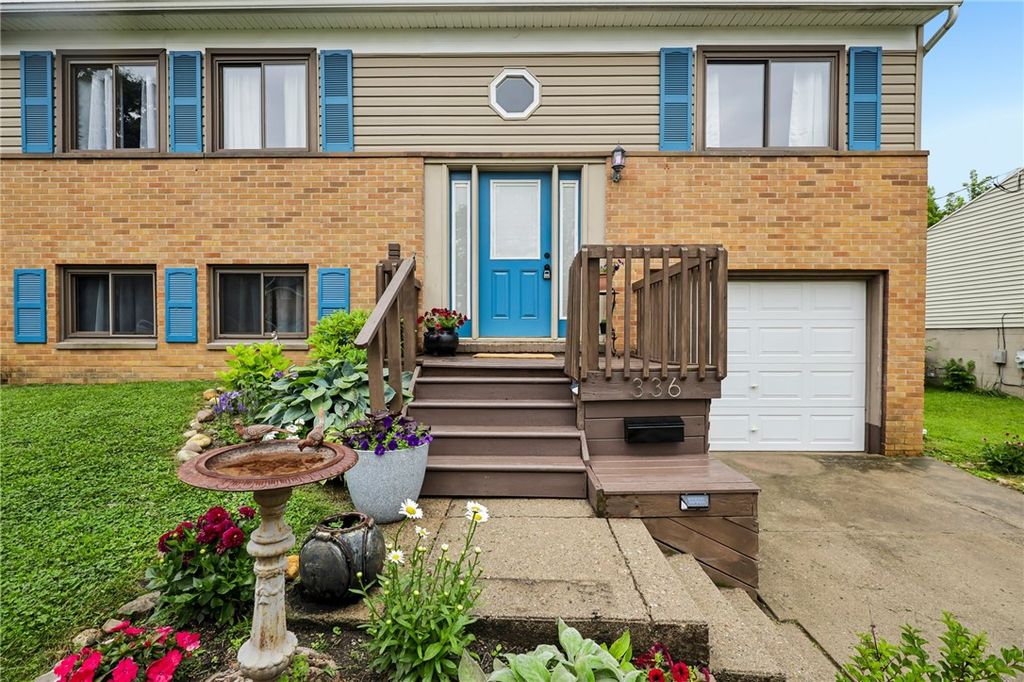 336 Farnsworth Drive, West Carrollton, OH 45449