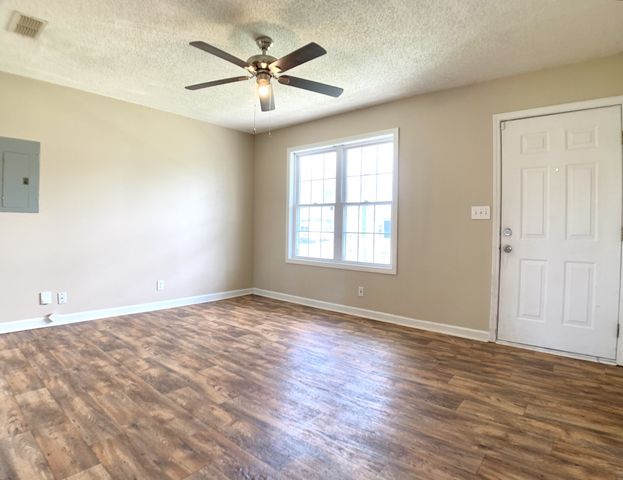 1112 Keith Ave, Oak Grove, KY 42262