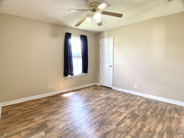 1112 Keith Ave, Oak Grove, KY 42262