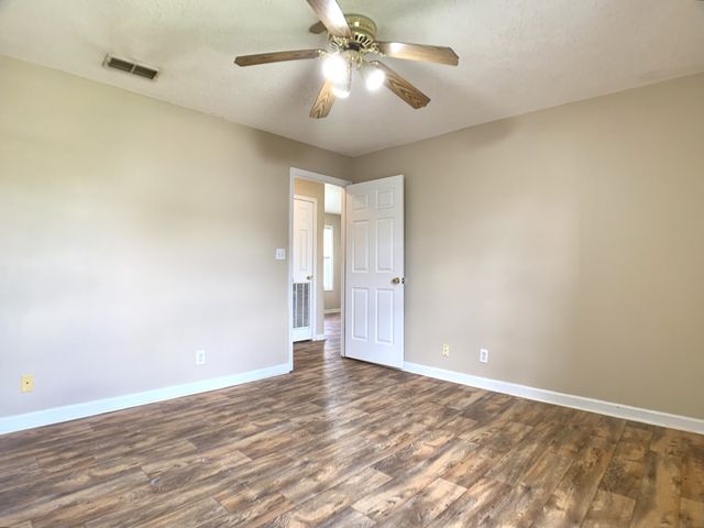 1112 Keith Ave, Oak Grove, KY 42262