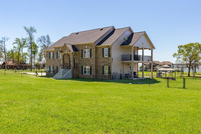 264A Falcon Point, Onalaska, TX 77360