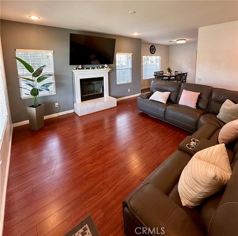 514 W Randall, Rialto, CA 92376