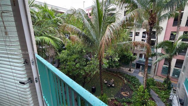 6001 SW 70th St 412, South Miami, FL 33143