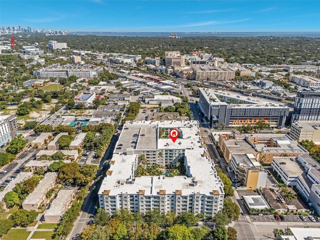 6001 SW 70th St 412, South Miami, FL 33143