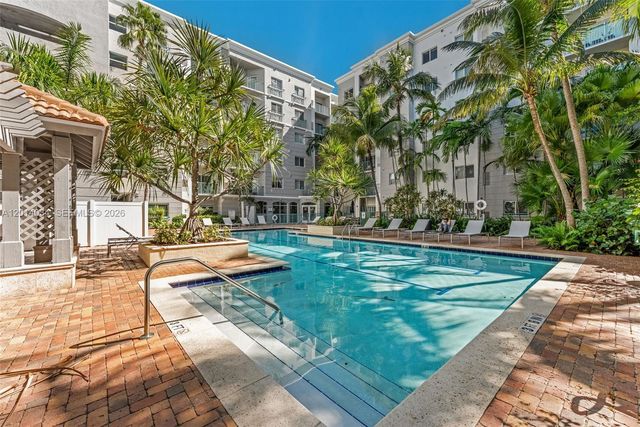 6001 SW 70th St 412, South Miami, FL 33143