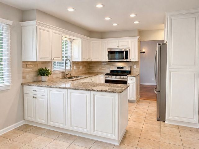 5N575 Abilene Trail, Bloomingdale, IL 60108