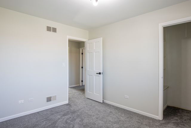 5N575 Abilene Trail, Bloomingdale, IL 60108