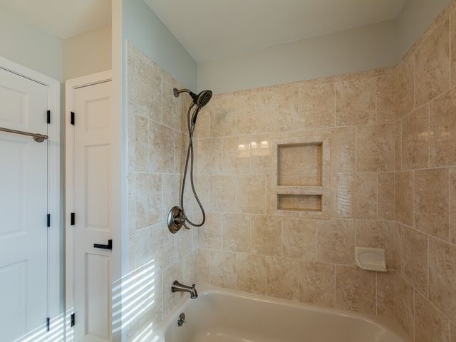 5N575 Abilene Trail, Bloomingdale, IL 60108