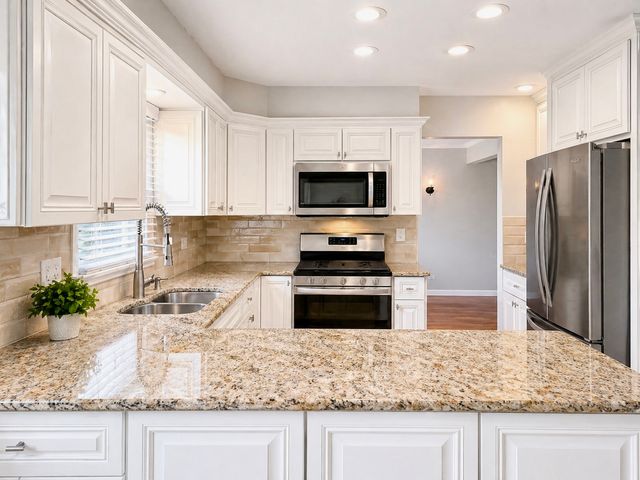5N575 Abilene Trail, Bloomingdale, IL 60108