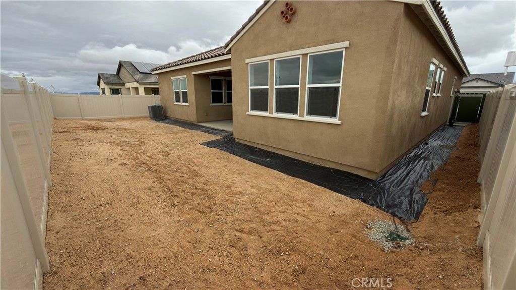 6438 Castle Crags Avenue, Hesperia, CA 92345