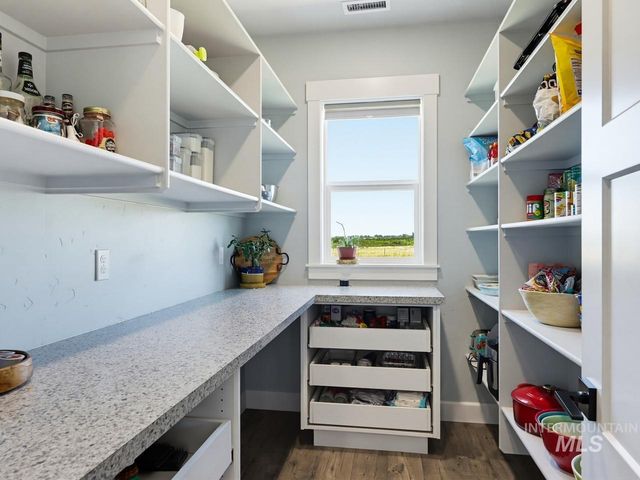 4950 W Columbia Rd, Nampa, ID 83687