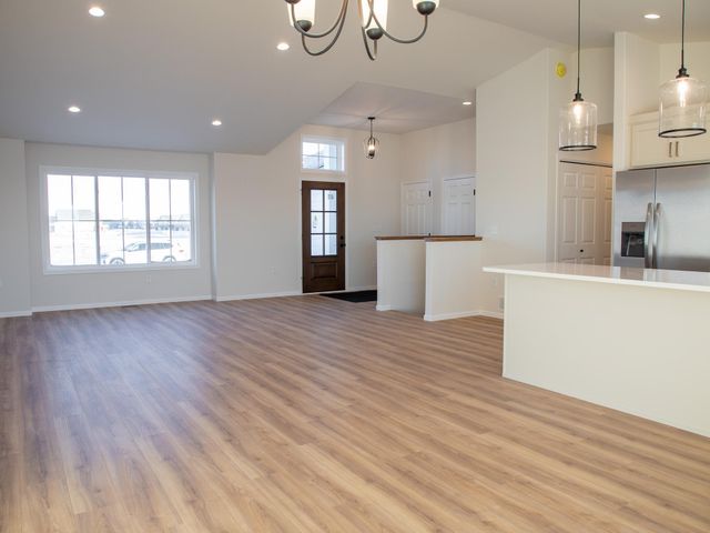 2962 74 Avenue S, Fargo, ND 58104