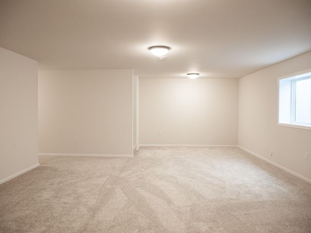 2962 74 Avenue S, Fargo, ND 58104