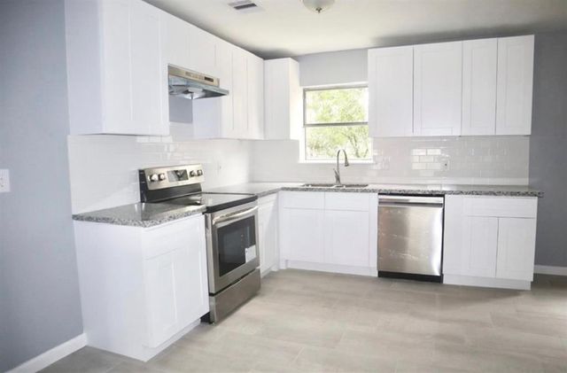 5122 Higgins Street, Houston, TX 77033