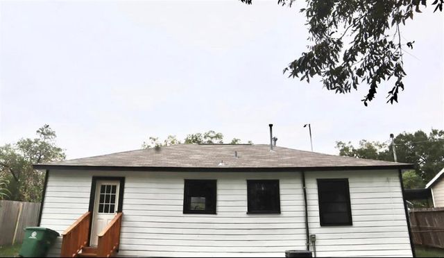 5122 Higgins Street, Houston, TX 77033