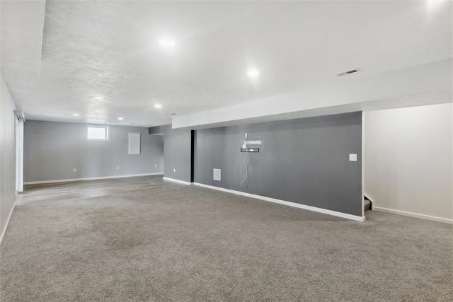 612 Setter Ln, Jefferson Hills, PA 15025