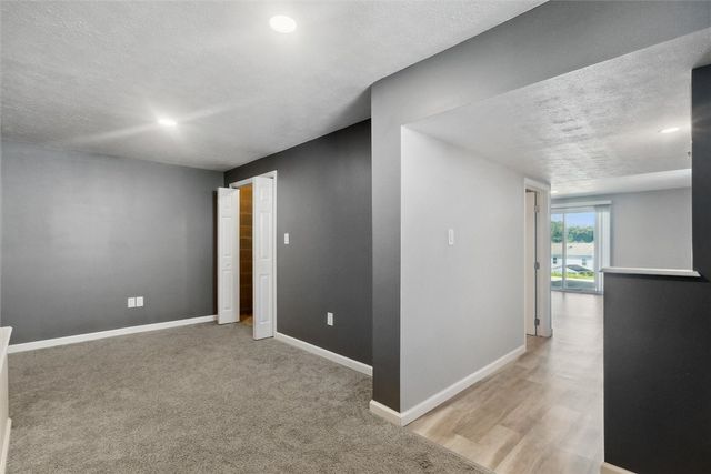 612 Setter Ln, Jefferson Hills, PA 15025