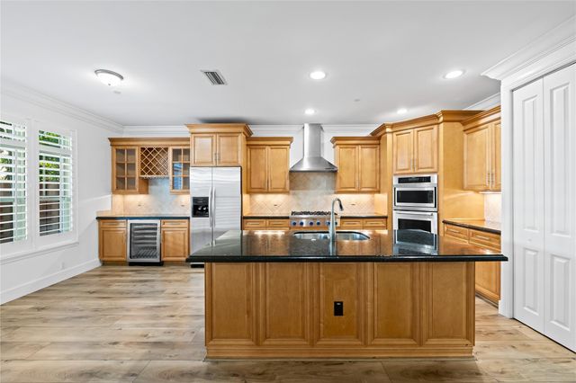 218 NE 15th Ave 218, Fort Lauderdale, FL 33301