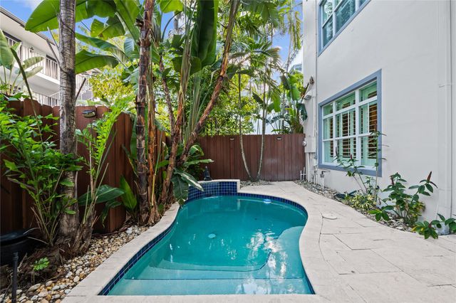 218 NE 15th Ave 218, Fort Lauderdale, FL 33301