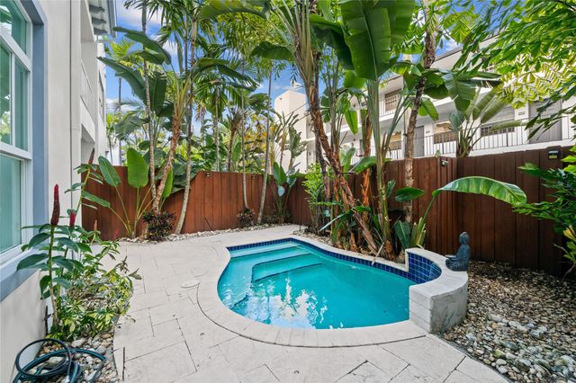 218 NE 15th Ave 218, Fort Lauderdale, FL 33301