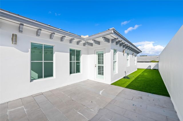 218 NE 15th Ave 218, Fort Lauderdale, FL 33301