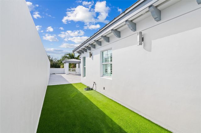 218 NE 15th Ave 218, Fort Lauderdale, FL 33301