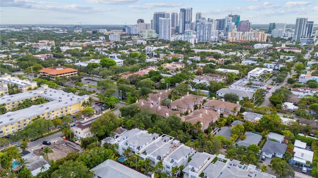 218 NE 15th Ave 218, Fort Lauderdale, FL 33301