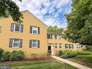 6606 10TH ST #A2, Alexandria, VA 22307
