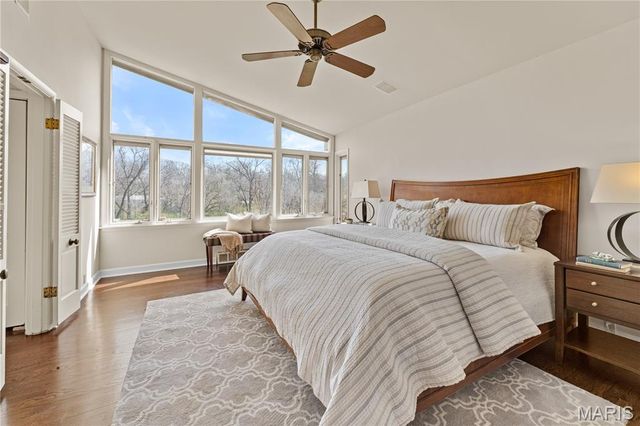 233 S Warson Road, Ladue, MO 63124