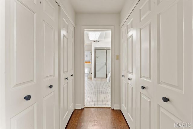 233 S Warson Road, Ladue, MO 63124