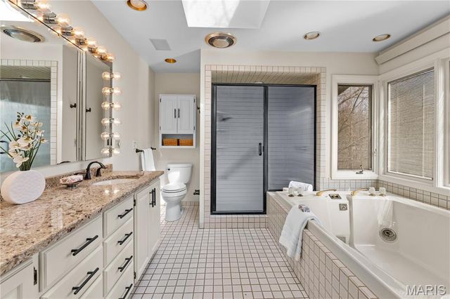 233 S Warson Road, Ladue, MO 63124