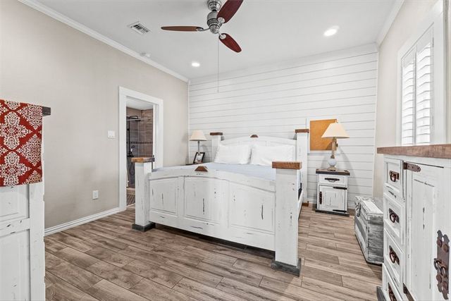 201 E Oaks Ave, Port Aransas, TX 78373