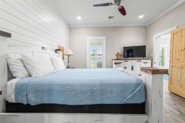 201 E Oaks Ave, Port Aransas, TX 78373