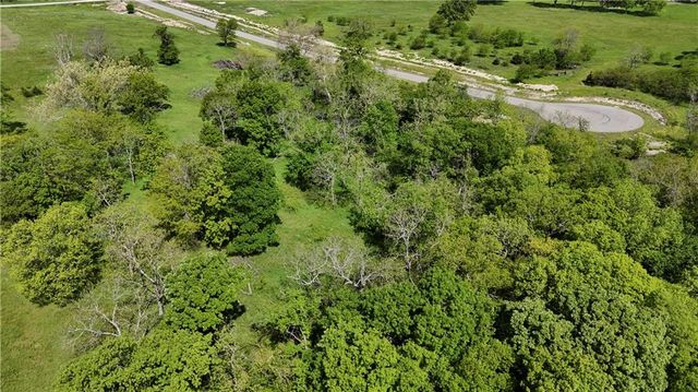 5201 W 188th Terrace, Stilwell, KS 66085