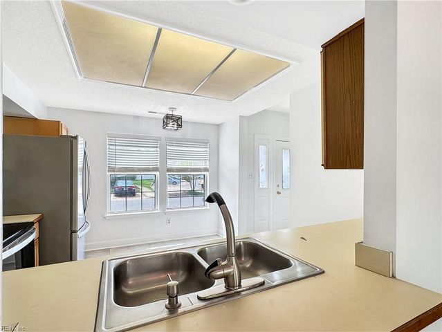 3612 Essex Pond QUAY, Virginia Beach, VA 23462