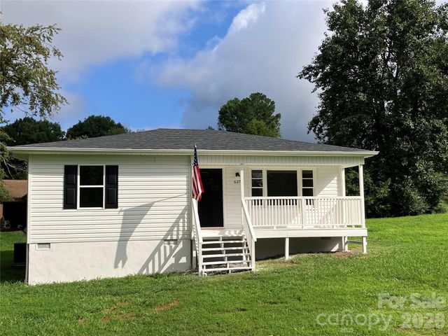 640 Hawthorne Street, Hudson, NC 28638