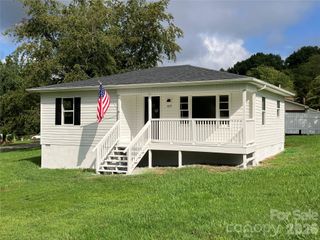 640 Hawthorne Street, Hudson, NC 28638