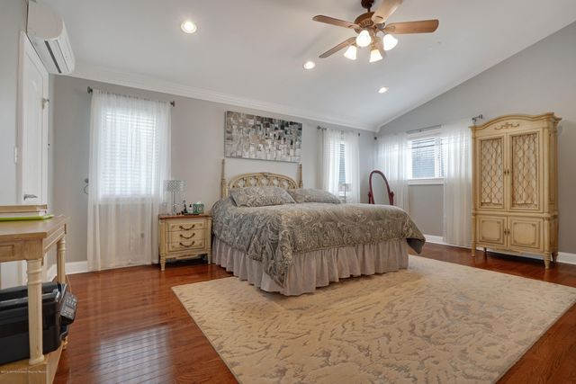 90 Georgetown Road, Eatontown, NJ 07724