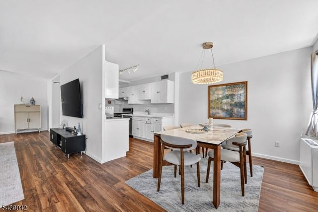926 Bloomfield Ave 3A, Glen Ridge Boro Twp., NJ 07028