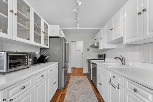 926 Bloomfield Ave 3A, Glen Ridge Boro Twp., NJ 07028