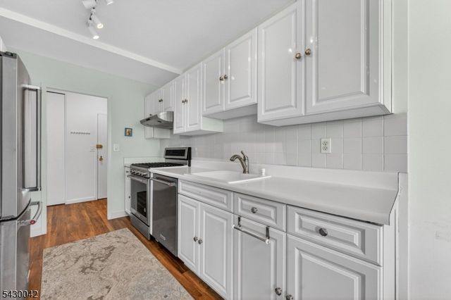 926 Bloomfield Ave 3A, Glen Ridge Boro Twp., NJ 07028