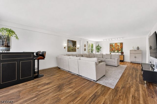 926 Bloomfield Ave 3A, Glen Ridge Boro Twp., NJ 07028
