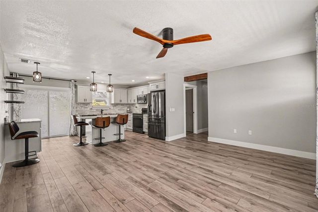 410 E HENRY STREET, Punta Gorda, FL 33950