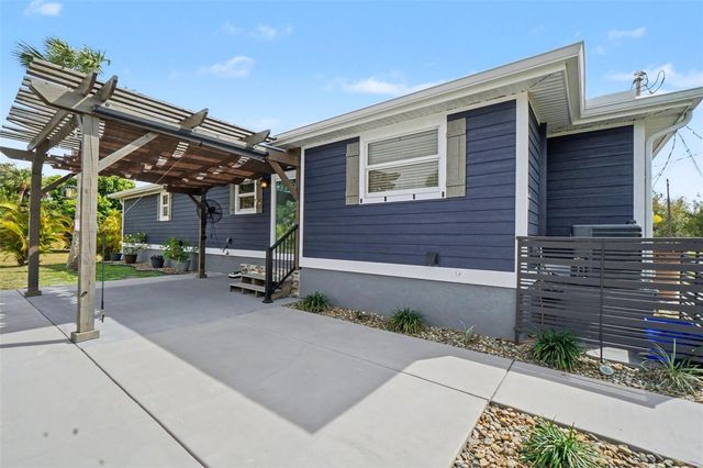 410 E HENRY STREET, Punta Gorda, FL 33950