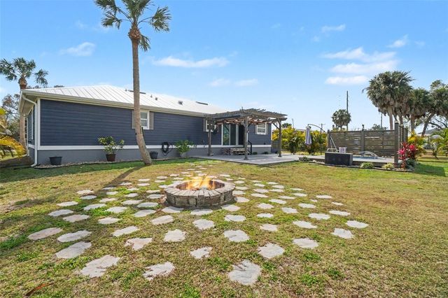 410 E HENRY STREET, Punta Gorda, FL 33950